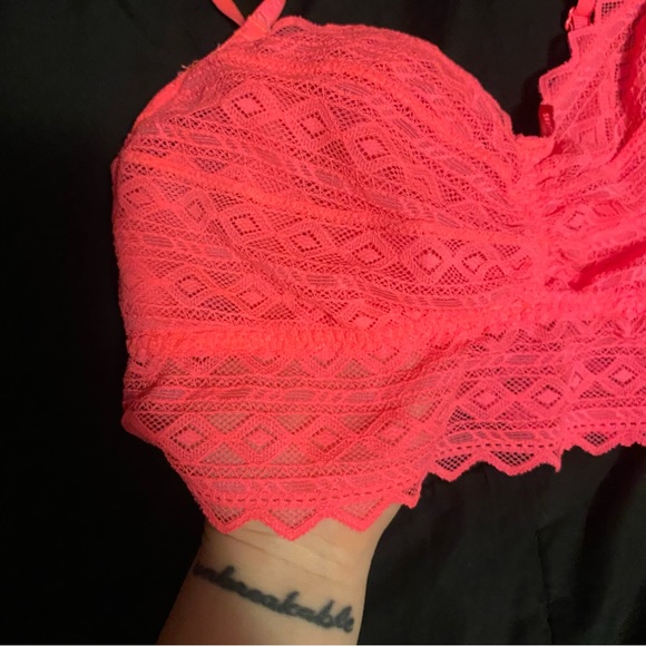 Victoria Secret VS Pink Lace Bralette - nwt - hot pink size small - Picture 3 of 6